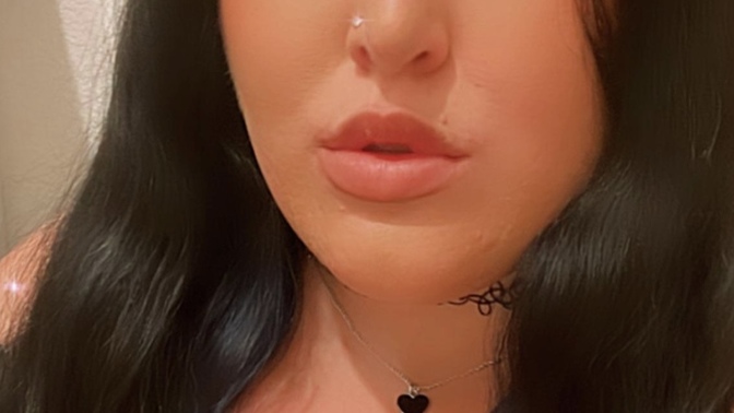 Does this woman resemble Megan Fox?