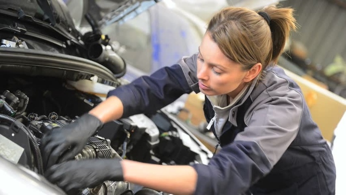 You meet a woman that is super cool, she looks good and you like her but then you find out she works as a car mechanic, is that a problem for you?
