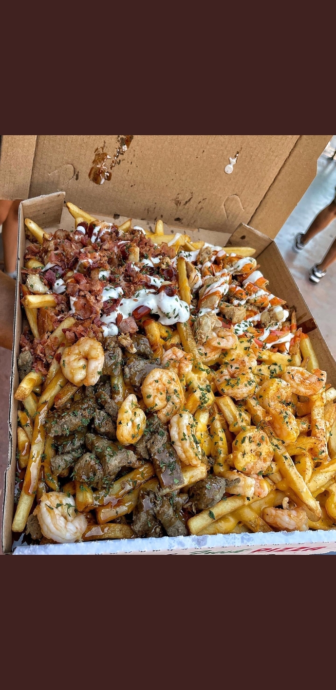Girls, Who thinks I can eat this whole thing? ?