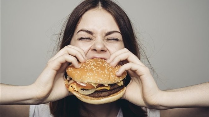 Does food taste different depending on where you eat it?