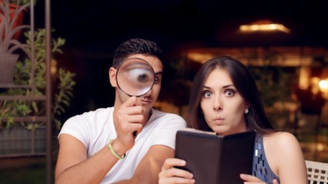 Should the woman pay on a first date if she asked the guy out?