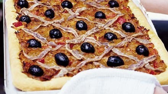 What can you replace the olives with on pissaladière?