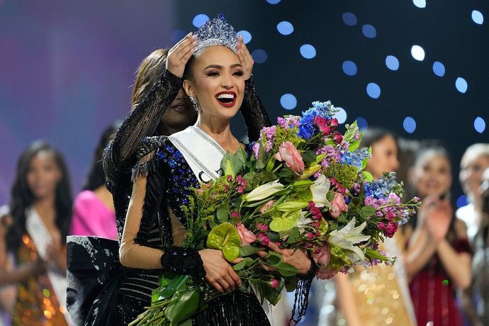 RBonney Gabriel from the USA was selected as Miss Universe 2022. Do you think she is beautiful?