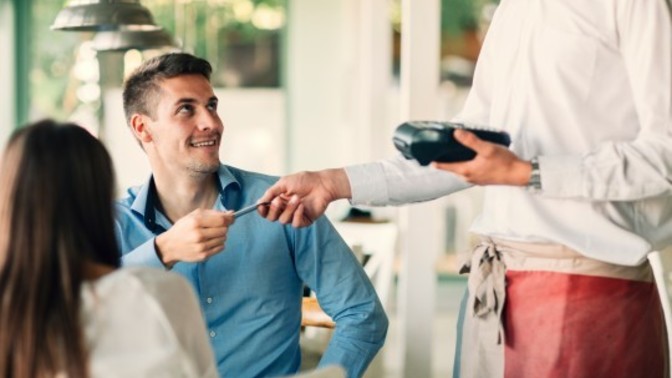 Men should ALWAYS pay on dates, change my mind?