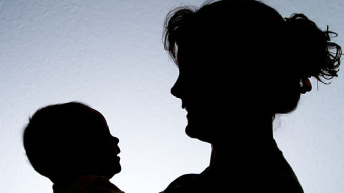 Should unmarried mothers give their children, their fathers surname?