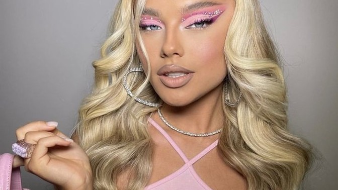 Does money make someone beautiful (I mean physically)?