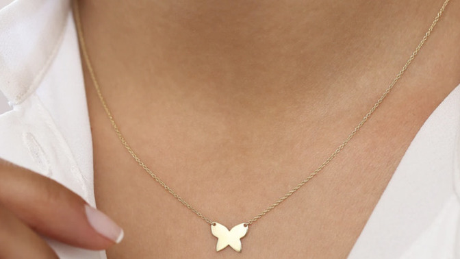 Which earrings would look best with this necklace?