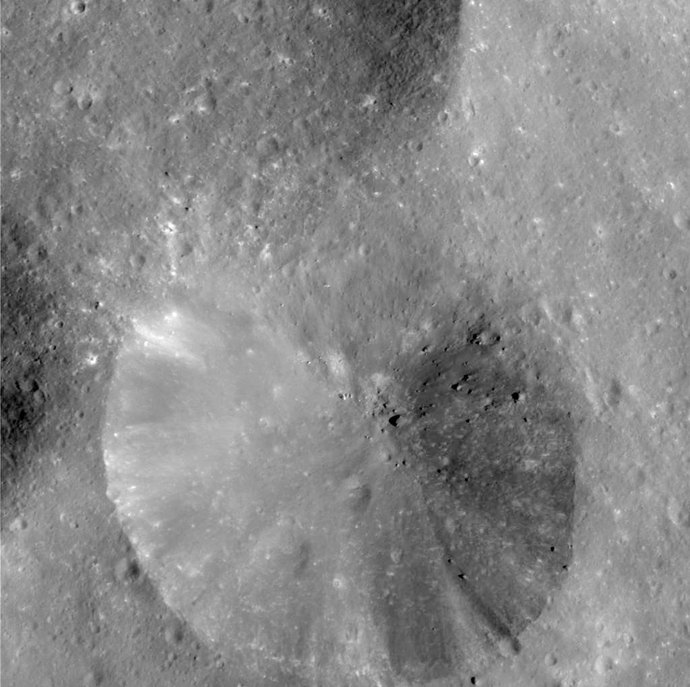 If You Were Offered $100,000 To Live On The MOON For A Year Would You Go?