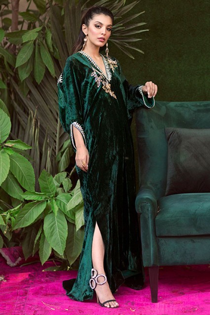 This dress is called kaftan and its in velvet fabric which color looks nice?