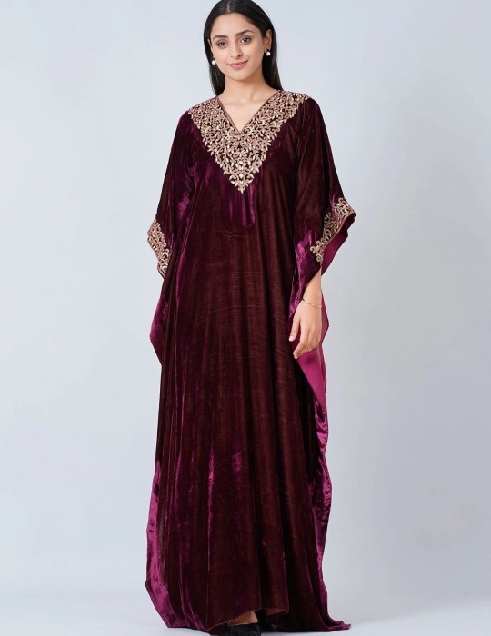 This dress is called kaftan and its in velvet fabric which color looks nice?