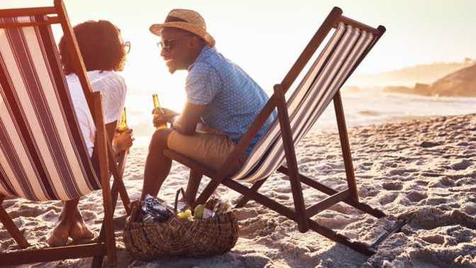 What is considered a good time for a first date?