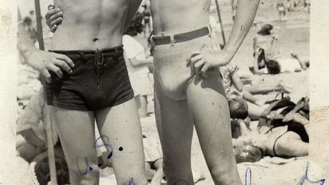 Girls, what do you think of this old swimsuit style?