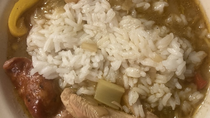 What do you eat gumbo with?