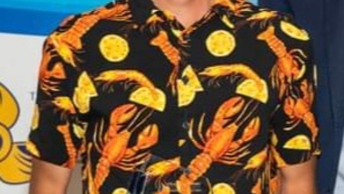 Do loud clothing and hawian shirts make you look gay?