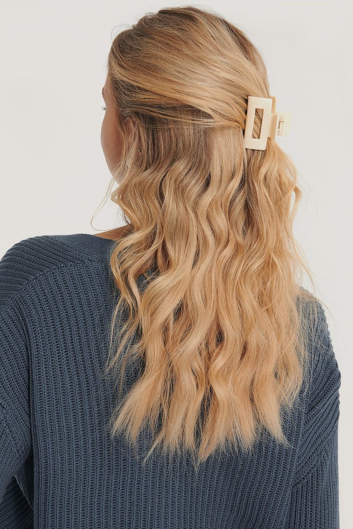 Do you find hair accessories like these pretty/cute?