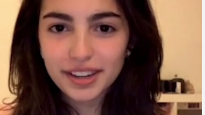 Why are men simping over this Omegle girl? Is she super beautiful? A 10?