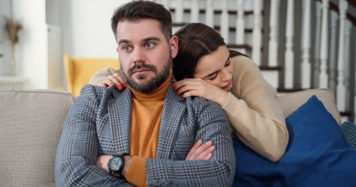 Girlfriend keeps bringing up her ex. What should I do? - GirlsAskGuys