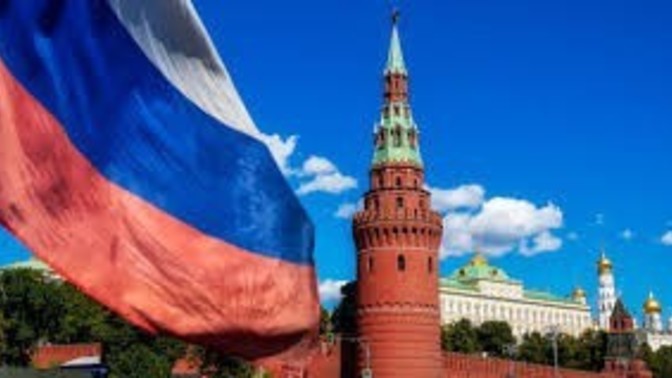 Why did the Russian economy not collapse despite the huge economic sanctions decided mainly by the Western powers?