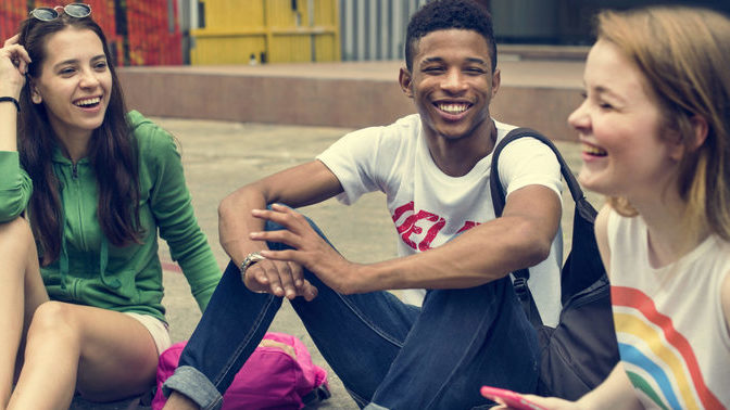 Is it ok to have friends of the opposite sex while being in a relationship?