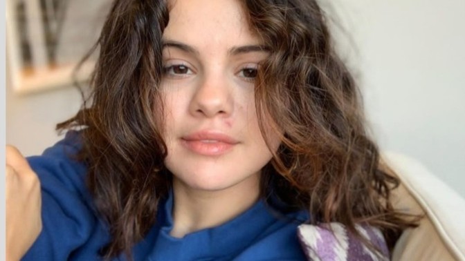 Is it courage or their sloppy behavior for very famous people to share photos without makeup?