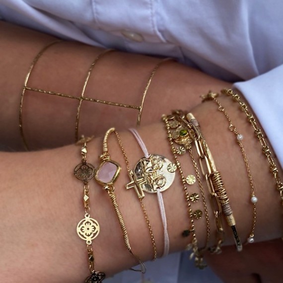 What do you think is the best accessory FOR WOMEN?