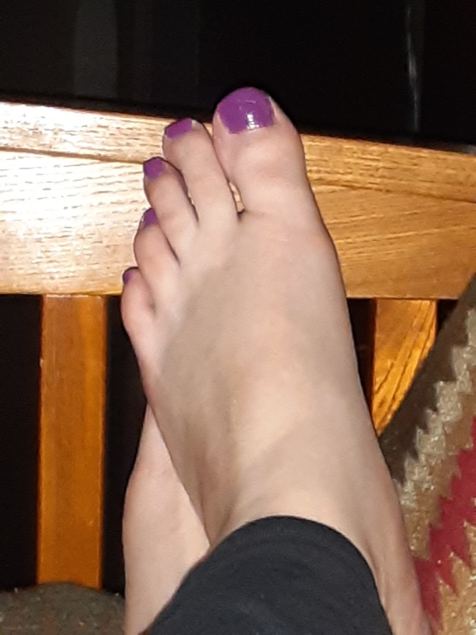 Girls, what would you do if you found out that the guy that you just started dating liked to paint his toenails?