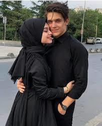 What race are men and women most attracted to?