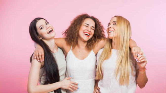 How do you feel when a woman praises another woman?