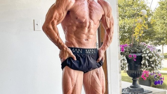 Would you go on a date with 20 year old Tristyn Lee based off of looks only?