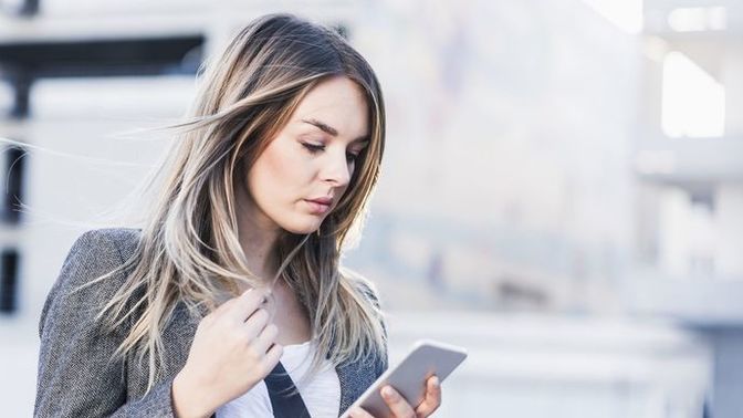 No interest on social media? My girlfriend hasn't liked any of my posts in the last month. What's going on?