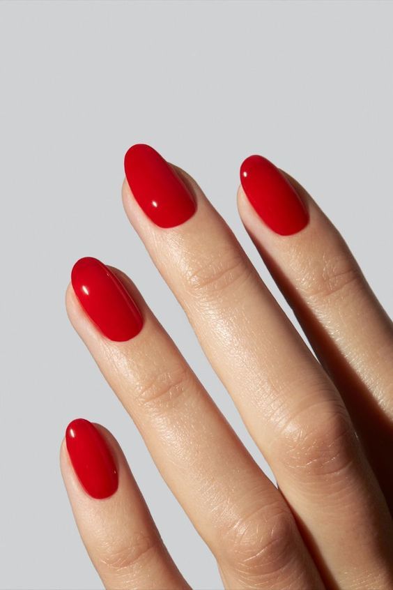 Red nails or french tip nails, which ones are hotter?