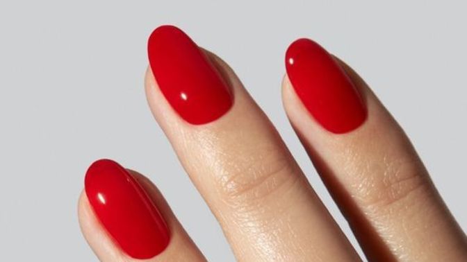 Red nails or french tip nails, which ones are hotter?