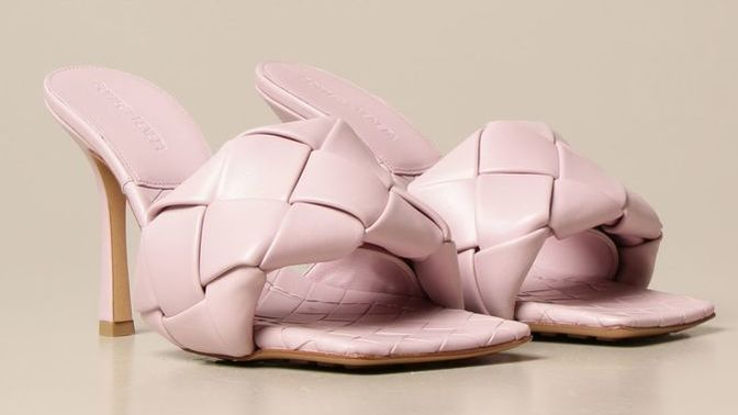 Which one is the best looking pink heels, according to you?
