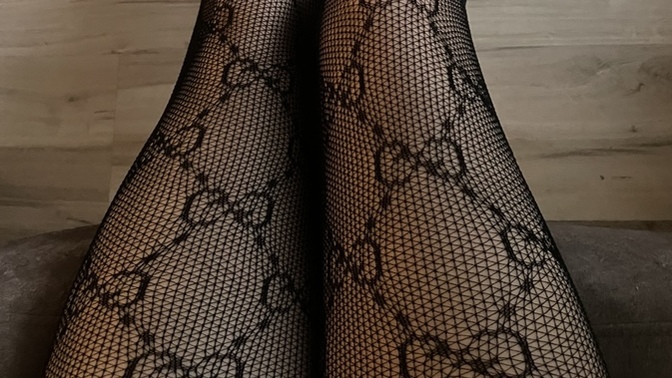 How do these shoes look with these tights?