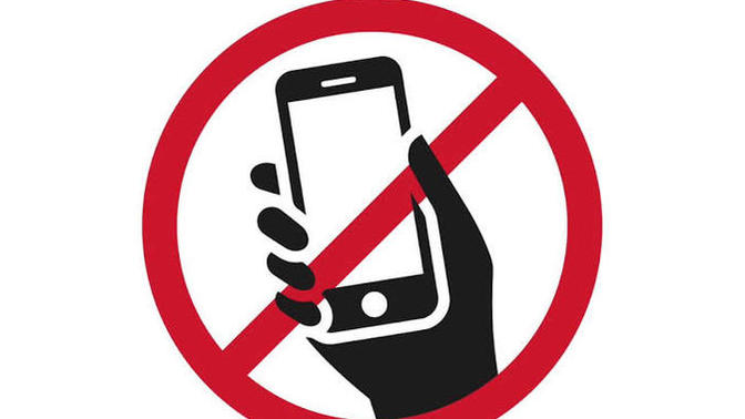 I asked my girlfriend if (WE) as a couple could delete Social Media together is that controlling?