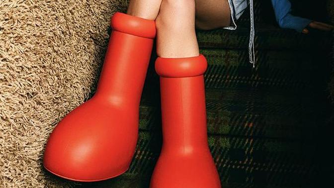 What do you think of this cartoon-ish big red boots, that’s currently ‘in’ now?