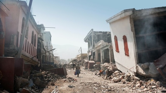 I'm afraid of buying or moving into a newhouse due to disasters such as earthquakes, floods and hurricanes throughout the world. Do you feel the same?