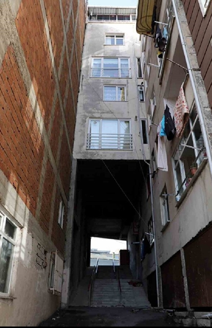 What do you think about houses with a road underneath?