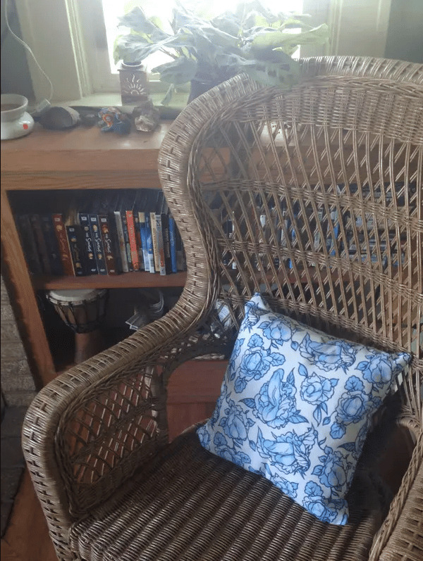 Do you see it, look real close?