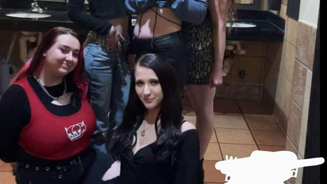 Guys, what's your assumption of the women in this photo?