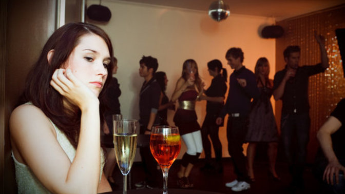 How do I meet a new partner when I have trouble relating to men on meetup activities?