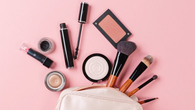 Would it be dumb to ask for some makeup for your anniversary? ?