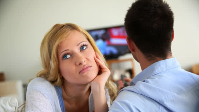 My boyfriend rarely takes me out on dates. What should I do?