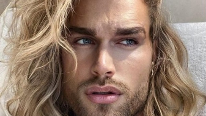 If someone looks like that how is it possible that people/women ingore him and unfriend him on facebook?
