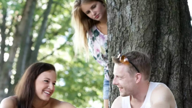 How to maturely deal with boyfriend having a girl best friend?