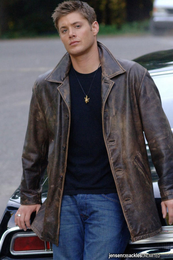 Black or Brown leather jacket? Guys, which one do you prefer to wear? Girls, which one do you like on guys more?
