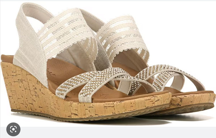 Which type of shoes would work well with this Aritzia dress?