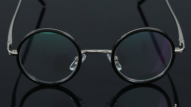 Are fake glasses weird?