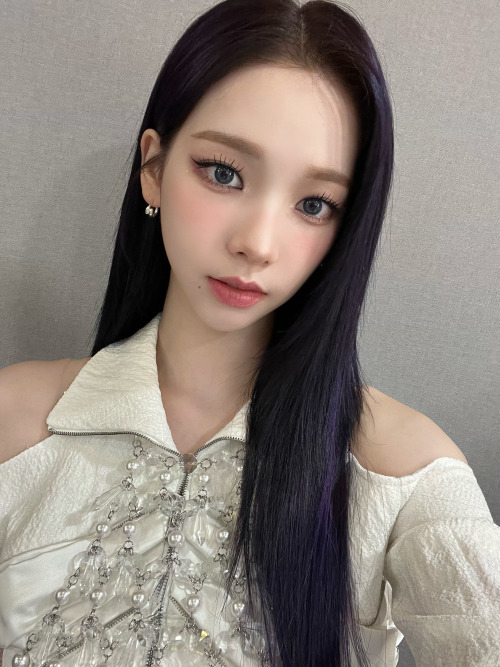 Do you think women with doll-like faces are attractive?