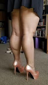 What type of leg does a guy prefer in heels?